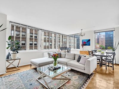 235 E 40th St APT 11G