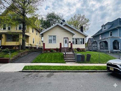 42-44 Scheerer Ave