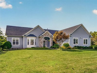11 Thorn Apple Ln