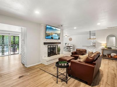 3701 Oak Grove Dr