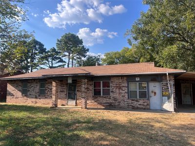 305 S Bois Darc Ave