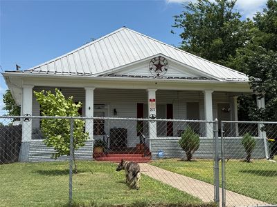 211 W Sabine St
