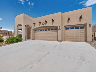 6101 Santa Fe Trail Dr NE