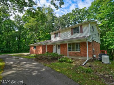 6825 Ridgewood Rd
