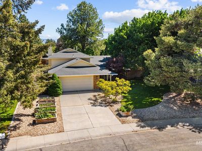 7114 W Chilacot Dr