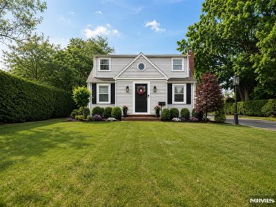 19 Long Ave