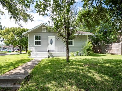 3201 Iowa St