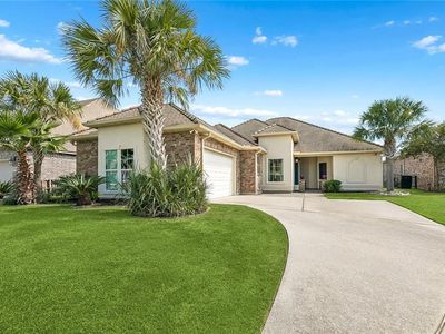 612 Lakeshore Village Dr