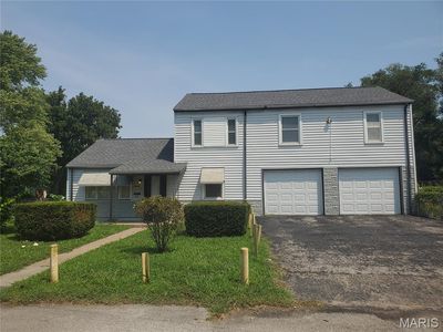 3601 Summit Ave