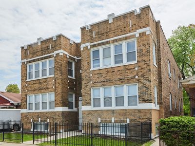 433-35 E 91st Pl