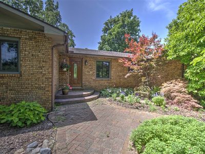 8837 Hickory Hills Dr