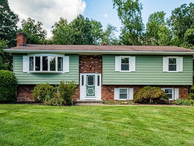 8 W Caroline Drive W
