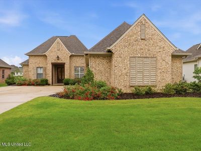 102 Camden Lake Dr