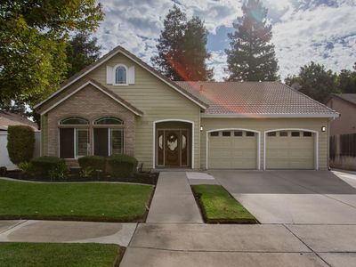 2520 Carmichael Way