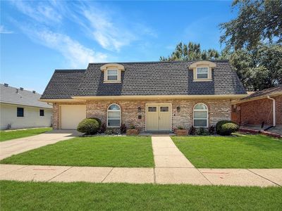 60 Gelpi Ave