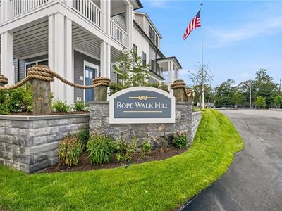 67 Queen St #2B