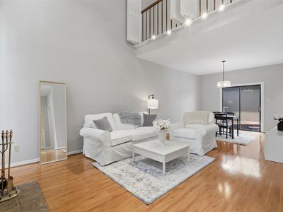 701 Bering Dr APT 102