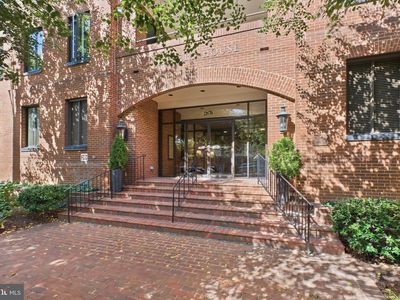 601 Wilkes St APT 202