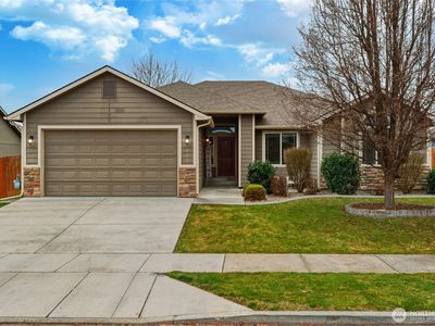 221 Chapelwood Avenue