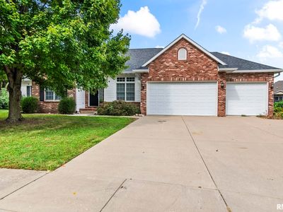 6517 Winterberry Ln