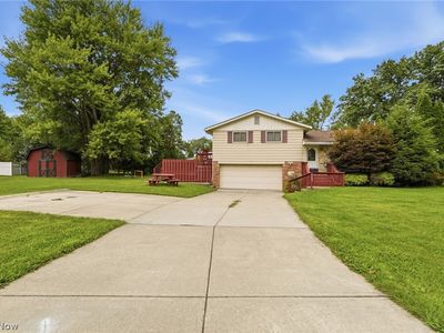 Property at 744 Edwards Dr, Berea, OH