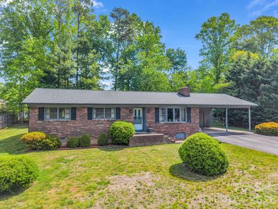 121 Greenfield Ln