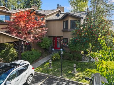 600 W Hubbard Ave #10
