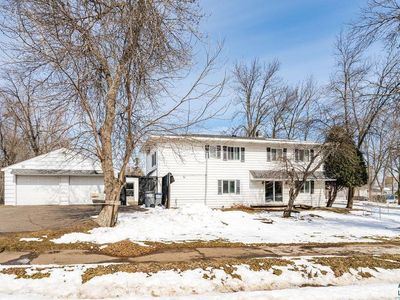 1103 99th Ave W