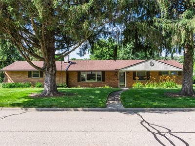 77 Lammers Ave