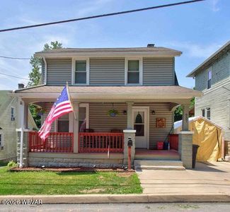 937 Cemetery St