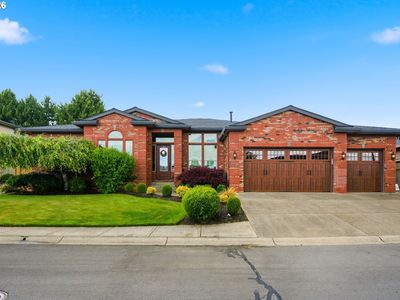 741 W Dogwood St