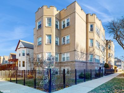 3548 W Belle Plaine Ave #1