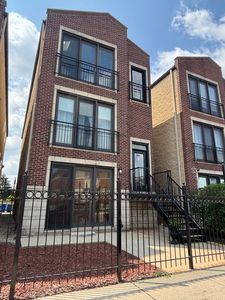 6611 W Belmont Ave APT 1