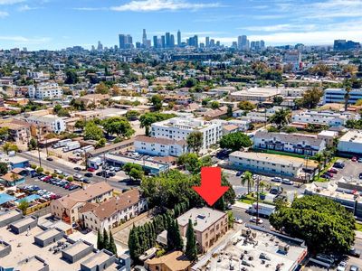 4149 Melrose Ave