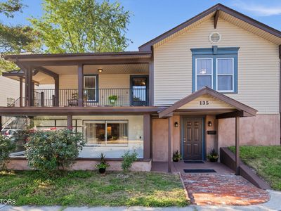 135 E Emerald Ave