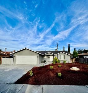 506 N Santa Monica St