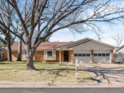 3702 Las Moras Dr