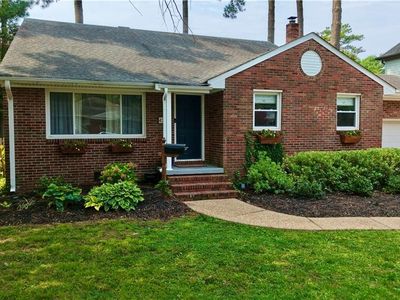 4133 Duncannon Ln