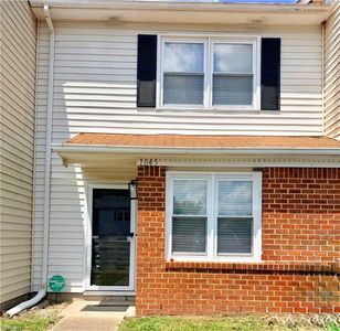 1045 Commonwealth Pl