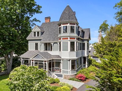 44 Putnam St