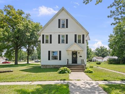 109 E Main St