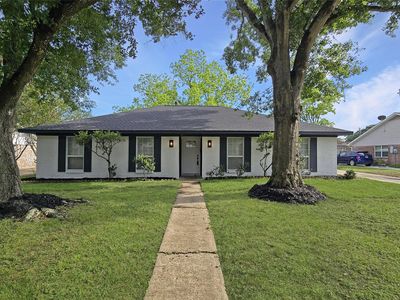 3327 Ashmont Ln