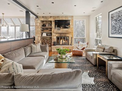 399 Maple Ridge Ln