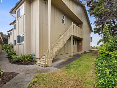 2335 NW Inlet Ave #5