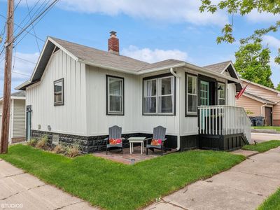 715 Elm St