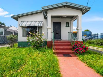 10737 Pearmain St