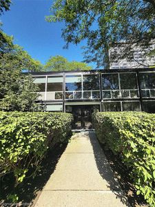 1339 Nicolet Pl