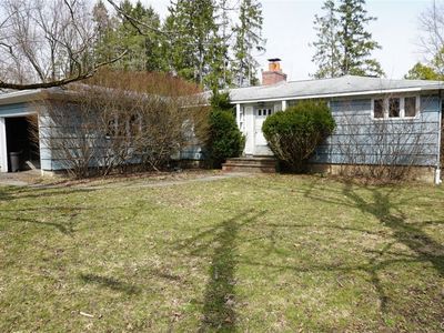 Property at 873 Milford Dr, Skaneateles, NY