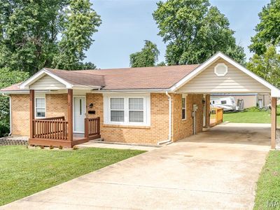 5 Richardson Dr