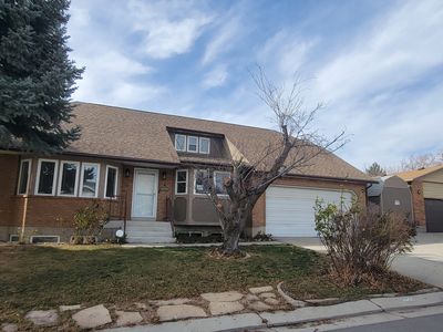 Property at 9750 S Tayside Dr W, South Jordan, UT